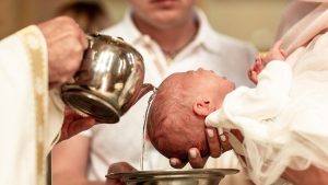 «Para la validez de los sacramentos, fórmulas y materia no pueden modificarse»