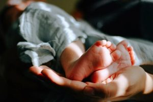 Ante baja natalidad, obispo exhorta a paraguayos a abrirse a la vida y llenar las “cunas vacías”