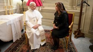 Canciller revela los tres temas de los que hablaron el Papa León XIV y la presidenta del Perú