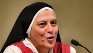 “La mirada al Santísimo puede curarnos del mal”, afirma religiosa ante León XIV