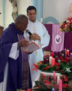 Cinco Décadas Siendo Pastor de Almas: El Padre Pablo Fidel González y Su Misión de Vida